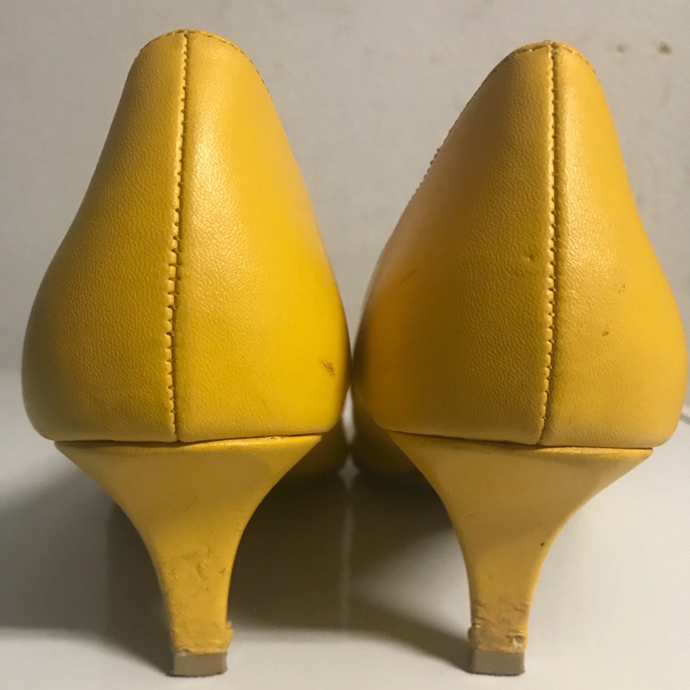 Low Heel Shoes - Picture 3 of 4